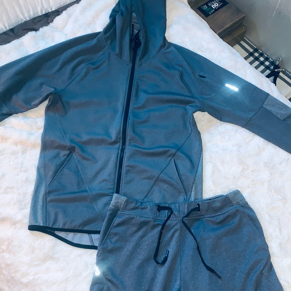 Hylete shorts with matching hoodie . (Flexion2) Heather grey size Medium